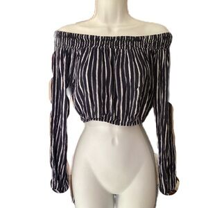 Mimi Chica striped crop top. M